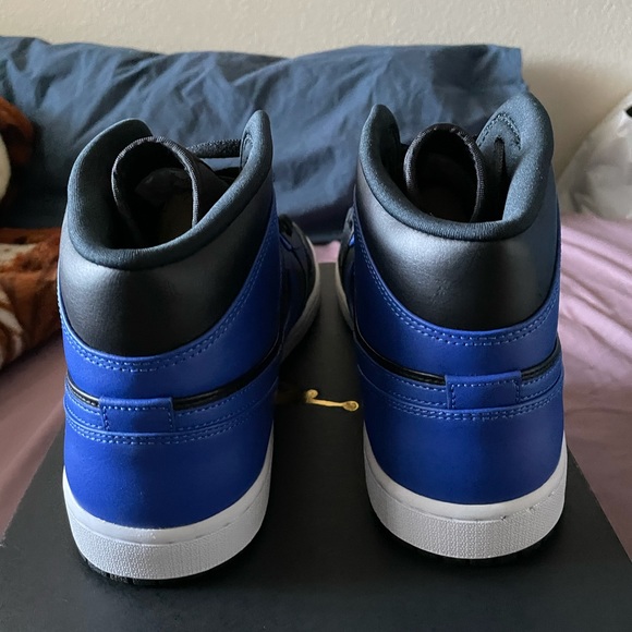 Jordan 1 hyper royal blue main image 6